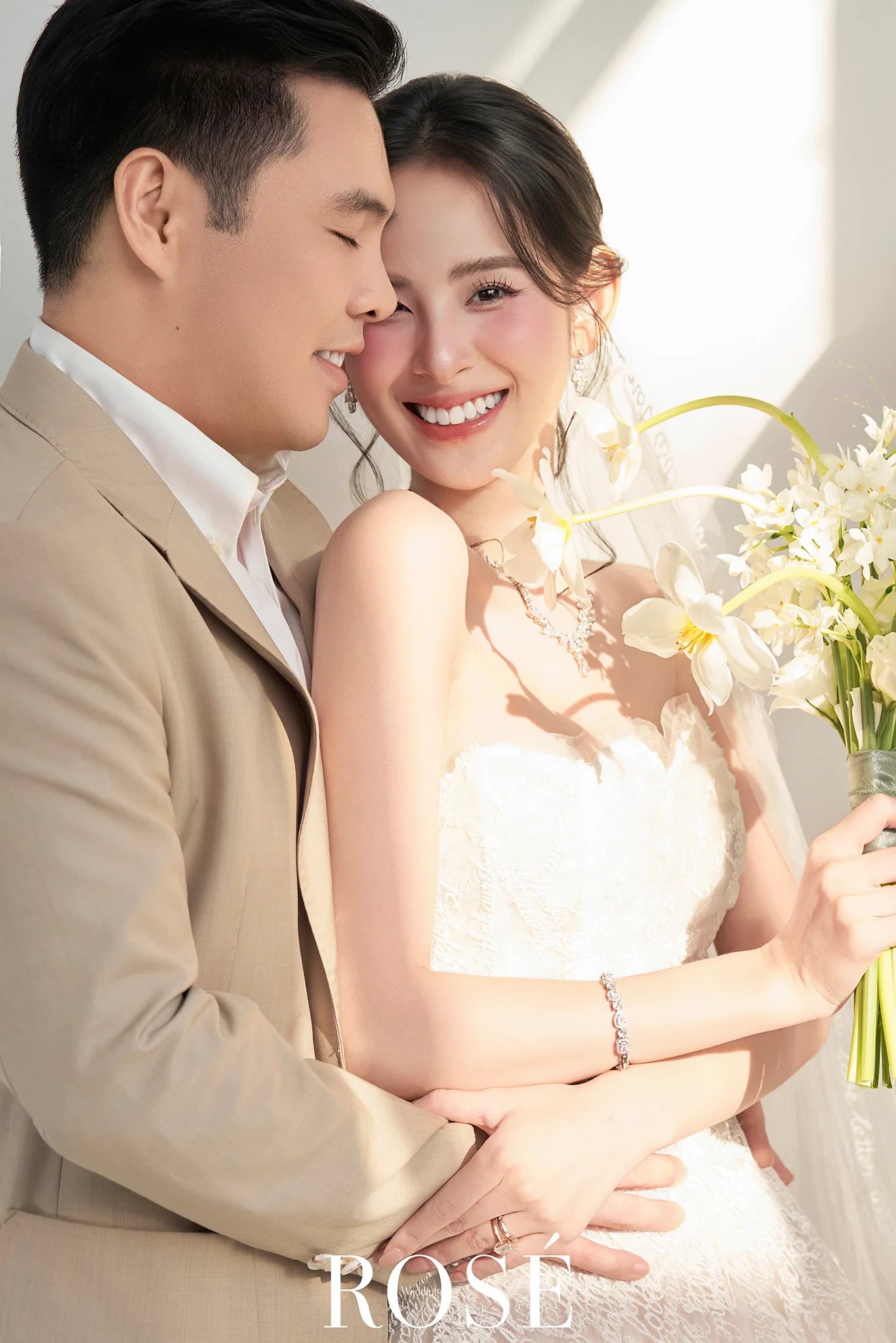 Chuyện của Hương & Liên · Rosé Wedding